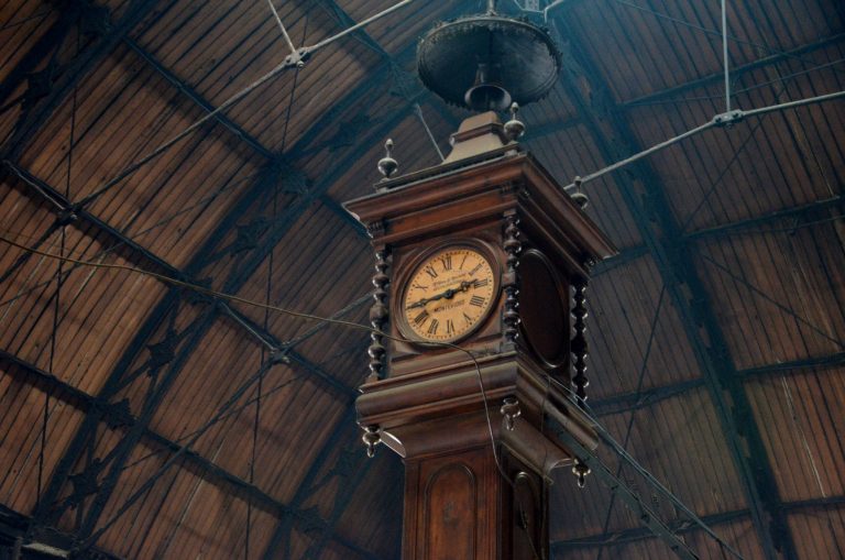 Reloj by Christian Córdova